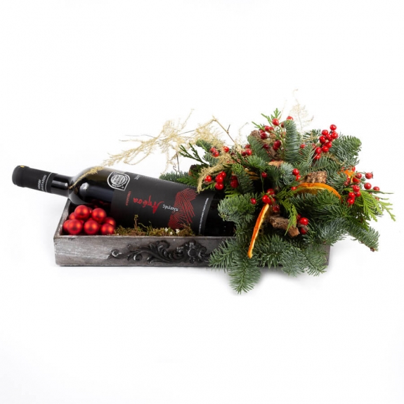 Christmas arrangement with wine